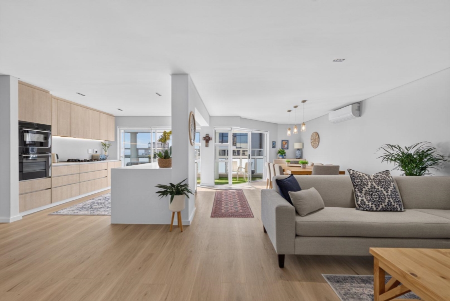 2 Bedroom Property for Sale in Sea Point Western Cape